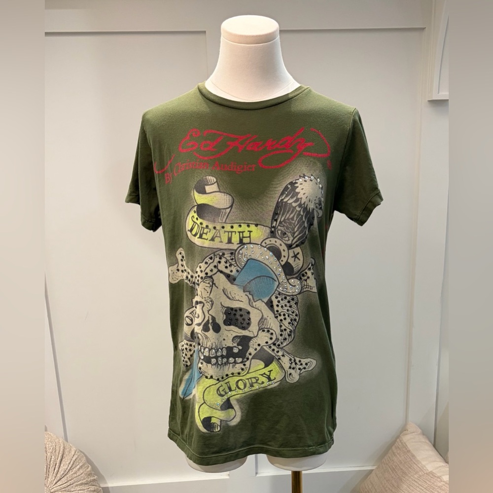 Ed Hardy Vintage Y2K Tee w/ Skull Tattoo Design & Intricate Details Size Small